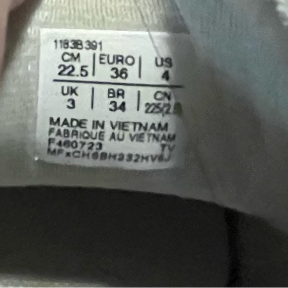 SOLD SORRY Onitsuka Tiger White and Green shoe - Picture 5 of 6